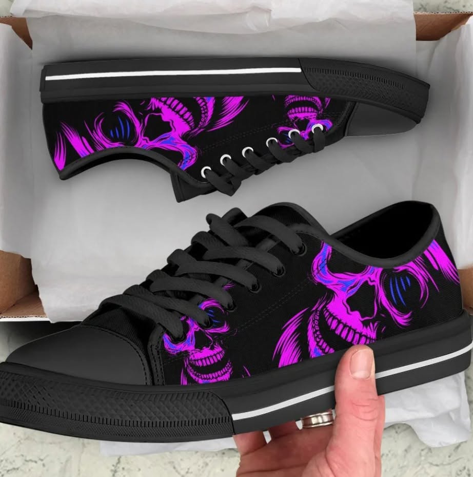 Pirate Skull Women's Low Top