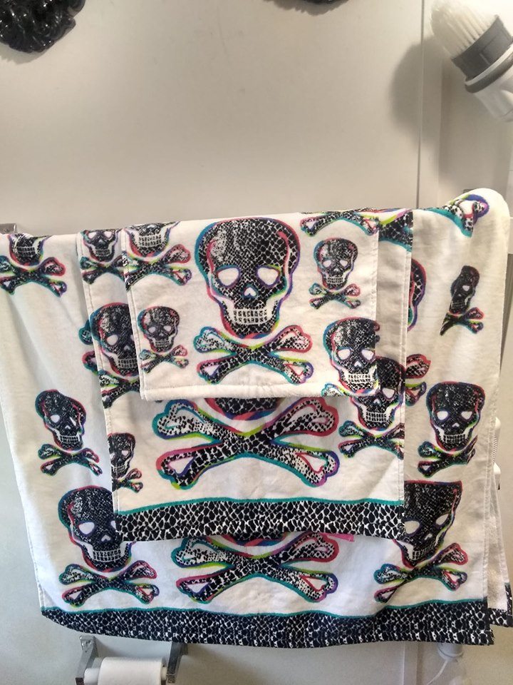 Just Love Skulls Crossbones Bath Towel