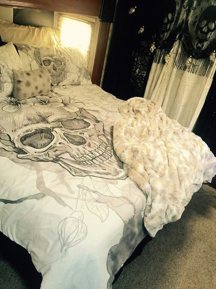 Just Love Skulls Flower Bedding