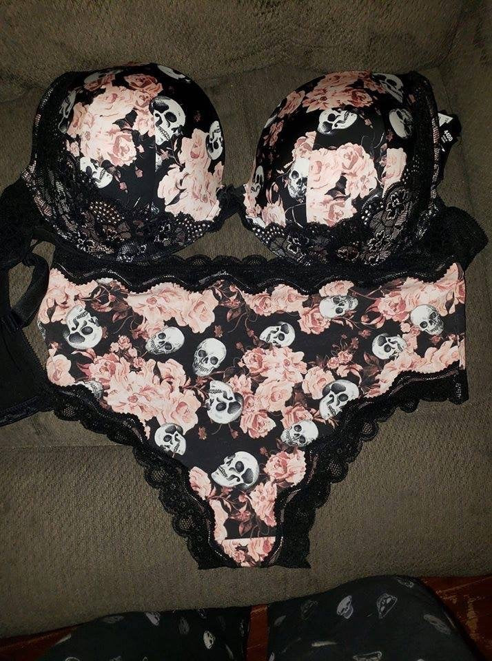 SOFT PINK SKULL FLORAL MICROFIBER & LACE PUSH-UP PLUNGE BRA